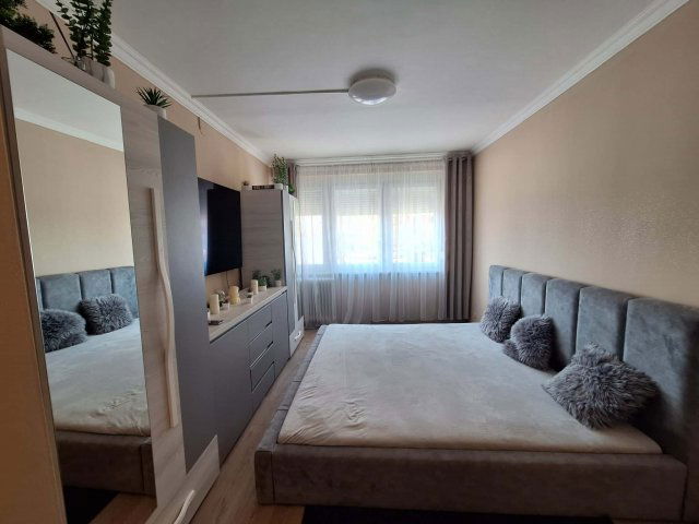 Eladó panellakás, Szolnokon 29.9 M Ft, 2 szobás