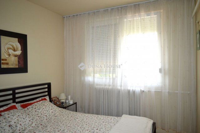 Eladó családi ház, Debrecenben 169 M Ft, 9 szobás