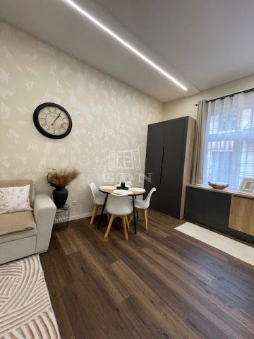 Eladó téglalakás, Budapesten, VII. kerületben 85.7 M Ft