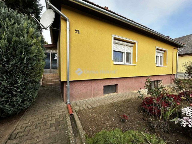 Eladó családi ház, Tamásiban 52 M Ft, 3 szobás