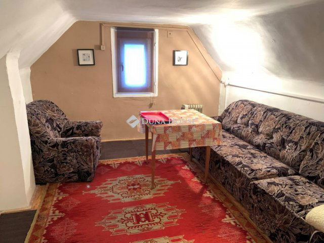 Eladó családi ház, Adonyban 8.9 M Ft, 2 szobás