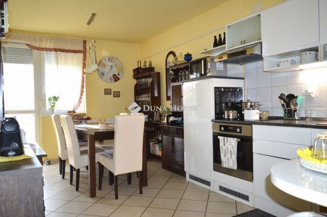 Eladó családi ház, Debrecenben 169 M Ft, 9 szobás