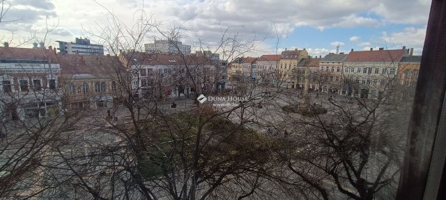 Eladó téglalakás, Szombathelyen, Fő téren 46.5 M Ft, 2+1 szobás
