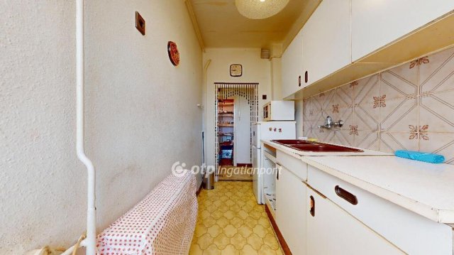 Eladó téglalakás, Kazincbarcikán 17.7 M Ft, 1+1 szobás