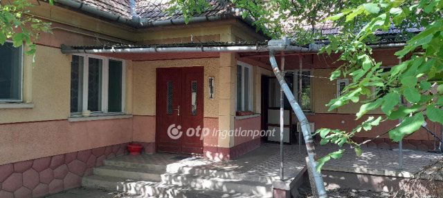 Eladó családi ház, Tompán 15 M Ft, 4 szobás