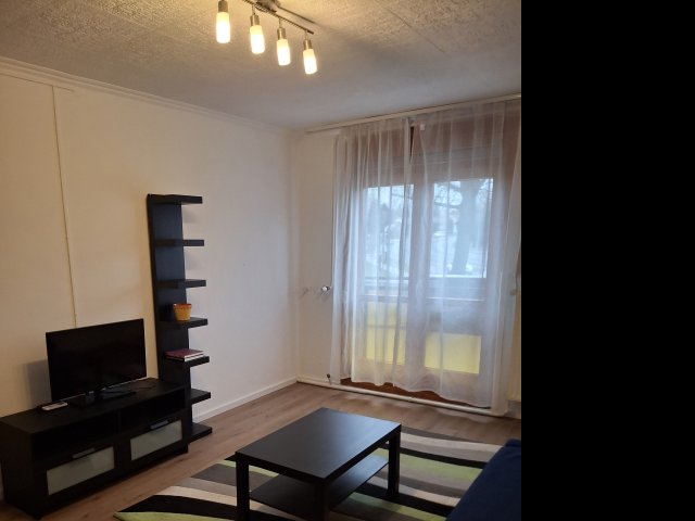 Kiadó panellakás, albérlet, Pécsett, Endresz György utcában