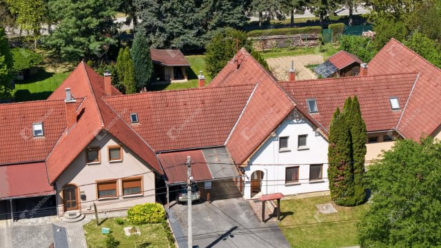 Eladó családi ház, Lentiben 69.9 M Ft, 5 szobás