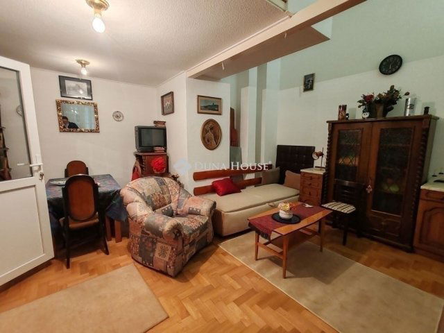 Eladó téglalakás, Budapesten, VI. kerületben 77 M Ft, 2 szobás