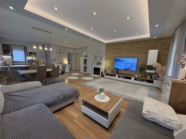 Eladó családi ház, Kecskeméten 139.9 M Ft, 6 szobás