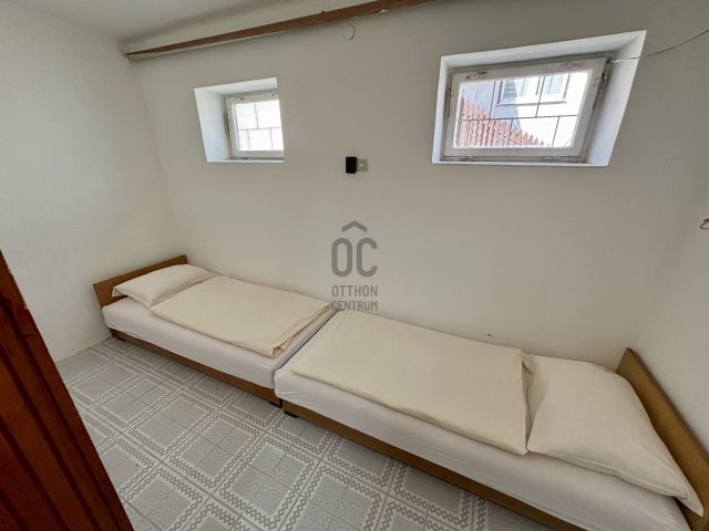 Kiadó családi ház, albérlet, Hajdúszoboszlón 2500 E Ft / hó