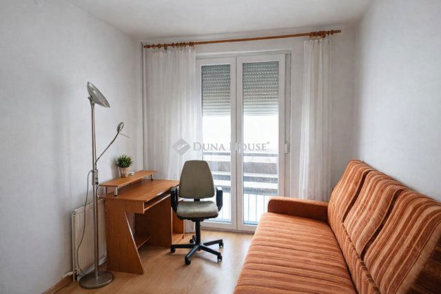 Eladó panellakás, Debrecenben 58.9 M Ft, 3 szobás