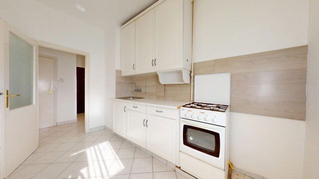 Eladó téglalakás, Tiszaújvárosban 32 M Ft, 2 szobás