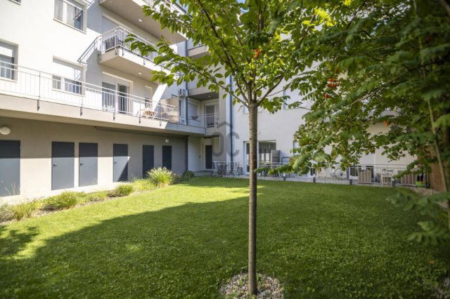 Eladó téglalakás, Budapesten, X. kerületben 52 M Ft, 1 szobás