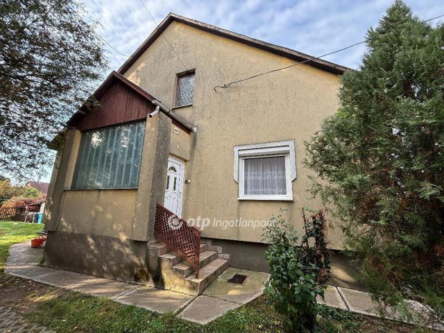 Eladó családi ház, Ongán 58.9 M Ft, 4 szobás