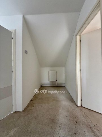 Eladó családi ház, Szentendrén 149.99 M Ft, 4 szobás
