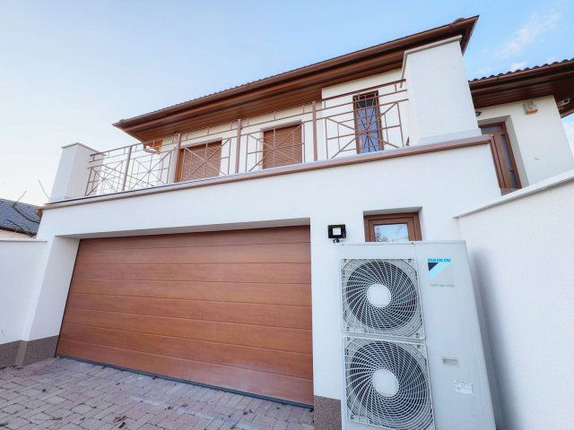 Eladó családi ház, Hévízen 196.99 M Ft, 5 szobás