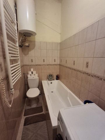 Eladó ikerház, Szolnokon 32.9 M Ft, 2 szobás