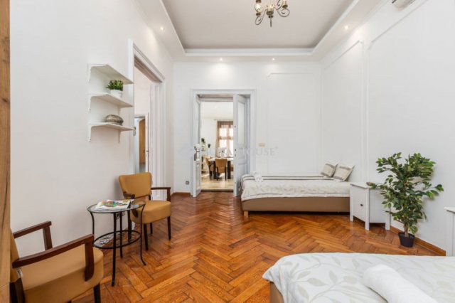 Eladó téglalakás, Budapesten, VI. kerületben 186 M Ft, 3 szobás