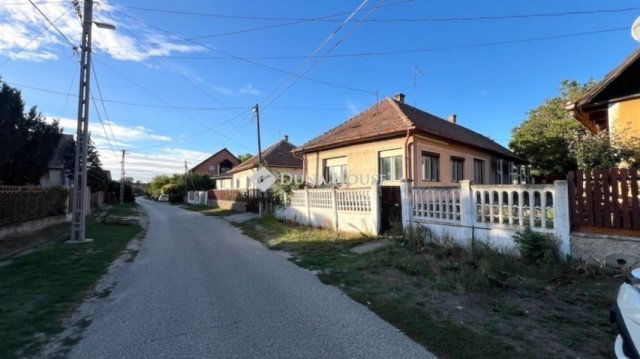 Eladó családi ház, Kókán 30.9 M Ft, 4 szobás