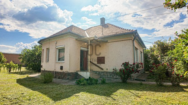 Eladó családi ház, Szekszárdon 54.9 M Ft, 3 szobás