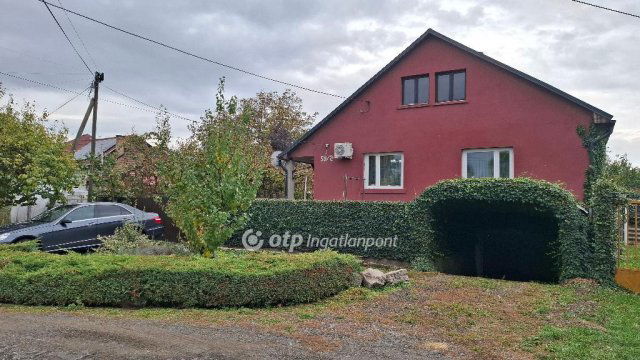 Eladó családi ház, Kápolnán 46 M Ft, 3 szobás
