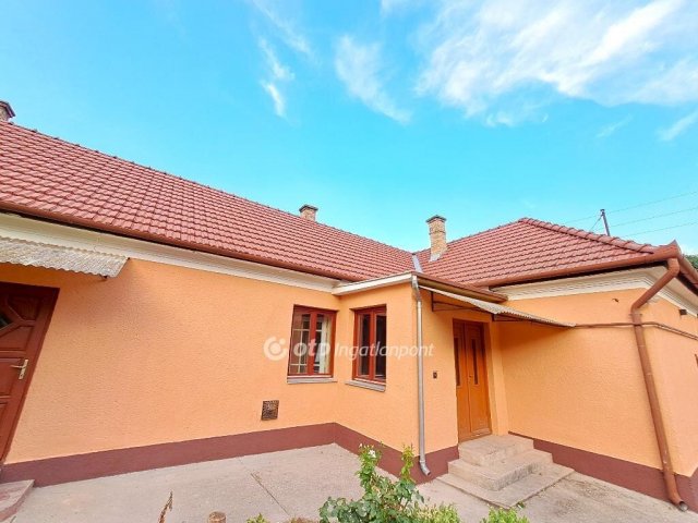 Eladó családi ház, Abonyban 44 M Ft, 3 szobás