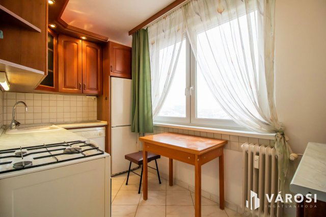 Eladó panellakás, Székesfehérvárott 61.9 M Ft, 3 szobás