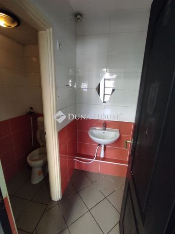 Eladó üzlethelyiség, Gyöngyösön 16.9 M Ft