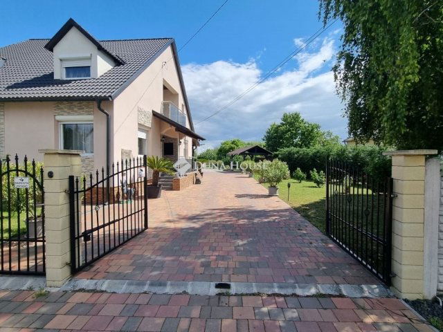 Eladó családi ház, Berhidán 89.99 M Ft, 6+1 szobás