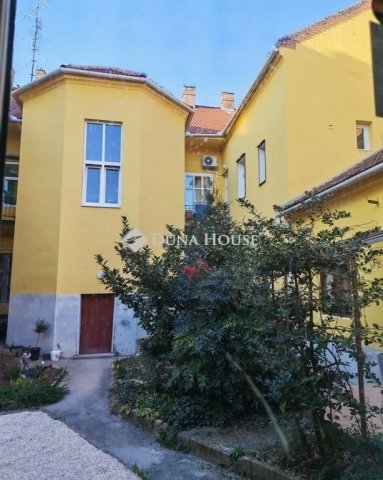 Eladó téglalakás, Pécsett 42.9 M Ft, 1 szobás