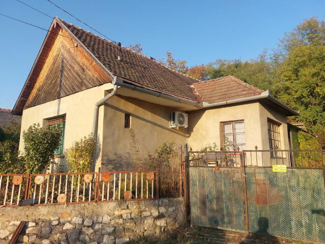 Eladó családi ház, Kurdon 6.4 M Ft, 2 szobás