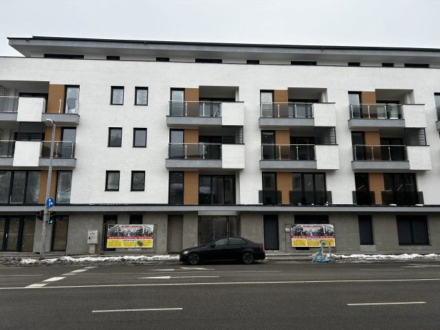 Eladó üzlethelyiség, Budapesten, IV. kerületben, Árpád úton