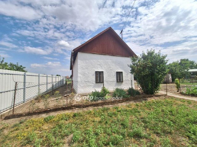 Eladó családi ház, Nádudvaron 7.5 M Ft, 2 szobás