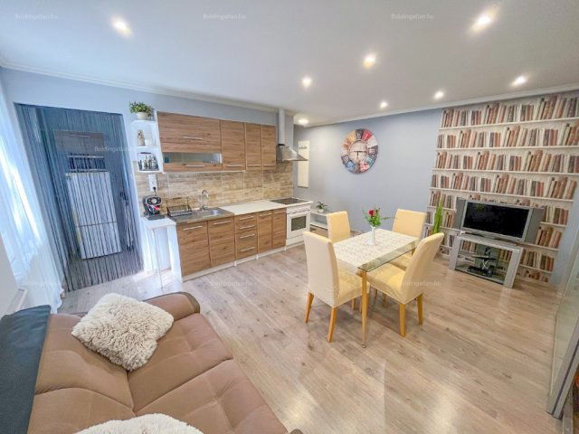 Kiadó téglalakás, albérlet, Kaposváron 140 E Ft / hó, 1 szobás