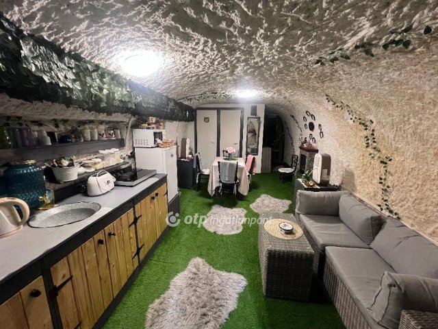 Eladó ipari ingatlan, Demjénben 26.9 M Ft / költözzbe.hu