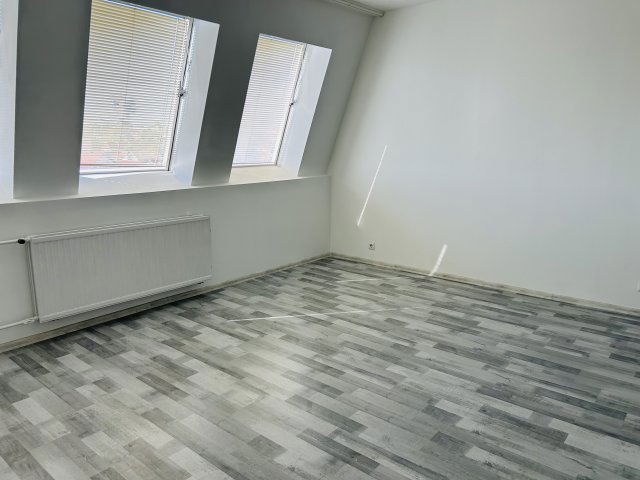 Eladó téglalakás, Keszthelyen 35.9 M Ft, 2 szobás