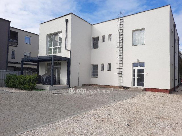 Kiadó téglalakás, albérlet, Siófokon 130 E Ft / hó, 1 szobás