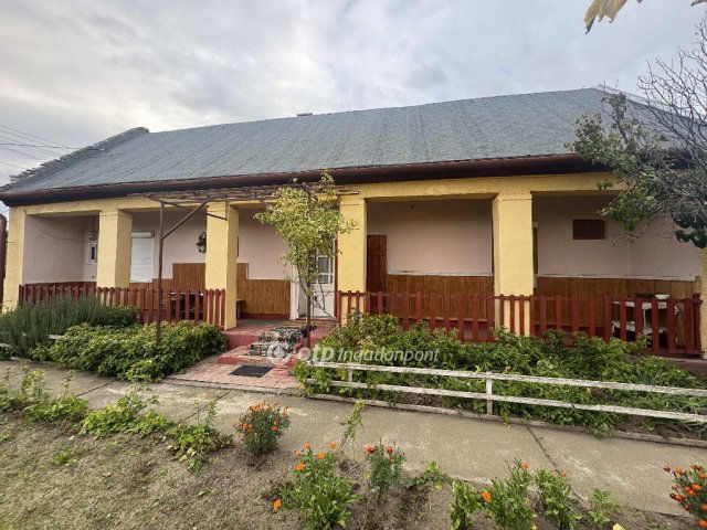 Eladó családi ház, Hosszúpályin 14.999 M Ft, 2 szobás