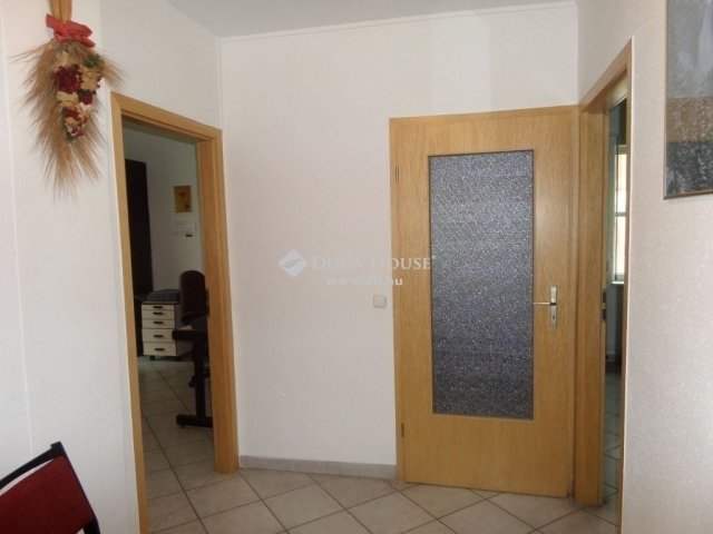 Eladó téglalakás, Pécsett 45 M Ft, 2 szobás