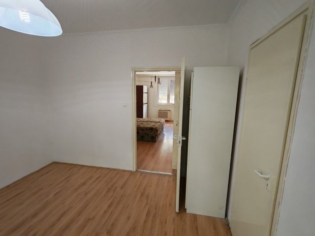 Eladó téglalakás, Debrecenben, Honvéd utcában 61 M Ft, 2 szobás