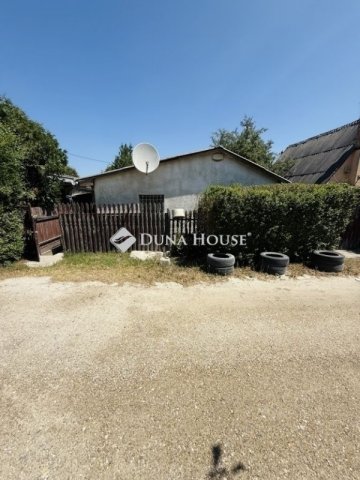 Eladó nyaraló, Szigetszentmiklóson 30.499 M Ft, 3 szobás