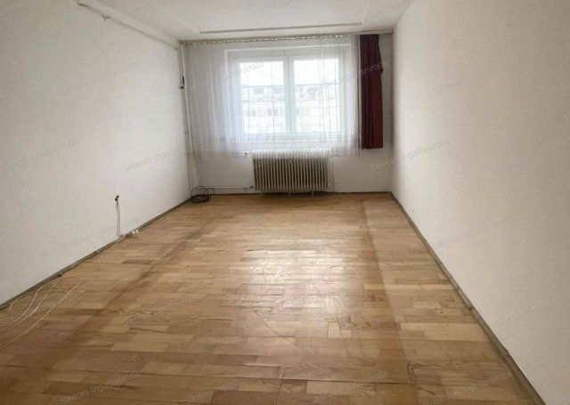 Eladó panellakás, Tatabányán 35.9 M Ft, 2 szobás