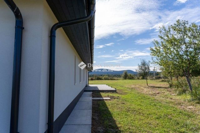 Eladó családi ház, Pomázon 199 M Ft, 5 szobás
