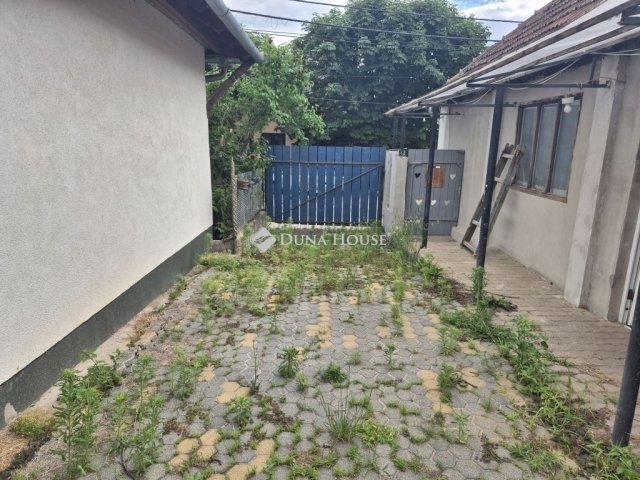 Eladó családi ház, Csömörön 58.9 M Ft, 2 szobás