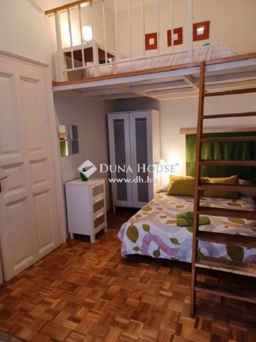 Eladó téglalakás, Budapesten, VI. kerületben 130 M Ft, 4 szobás