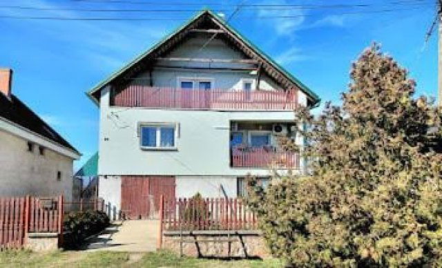 Eladó családi ház, Dadon 70 M Ft, 5 szobás