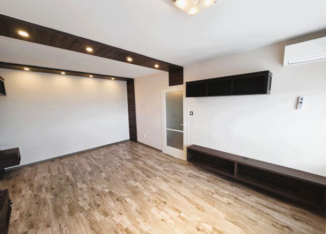 Eladó téglalakás, Székesfehérvárott 49.9 M Ft, 2 szobás