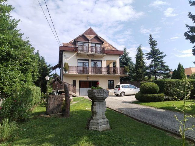Eladó családi ház, Budapesten, XI. kerületben 258 M Ft, 4 szobás