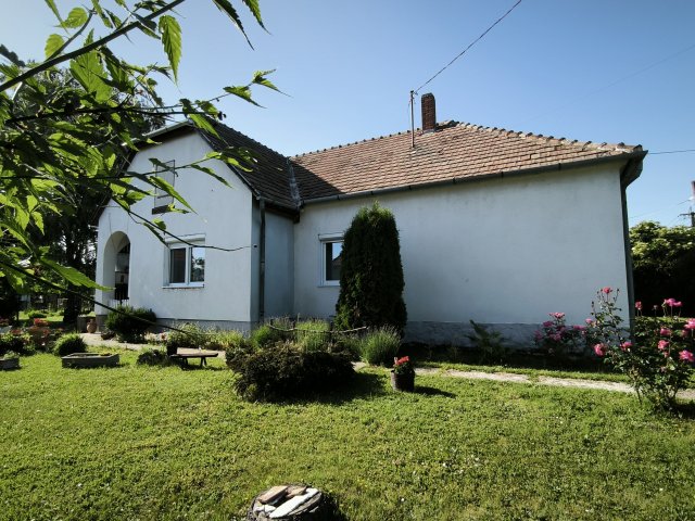 Eladó családi ház, Zalaszentgróton 44.9 M Ft, 3+1 szobás