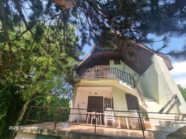 Eladó nyaraló, Balatonkenesén 59.5 M Ft, 6 szobás